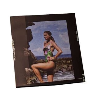 Kathy Ireland Photo Slide Swimsuit Model‎ Catalog Production Picture (E7)